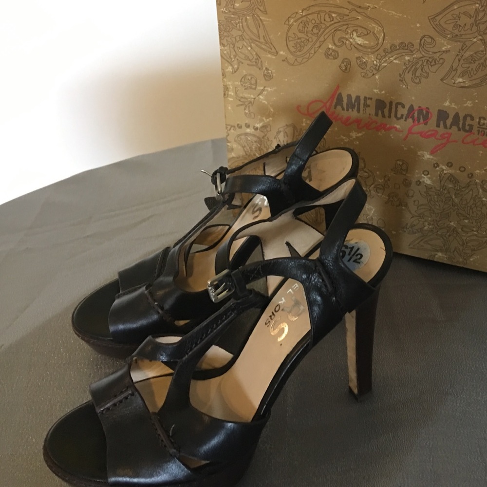 Designer Shoes - Picture 2 of 2